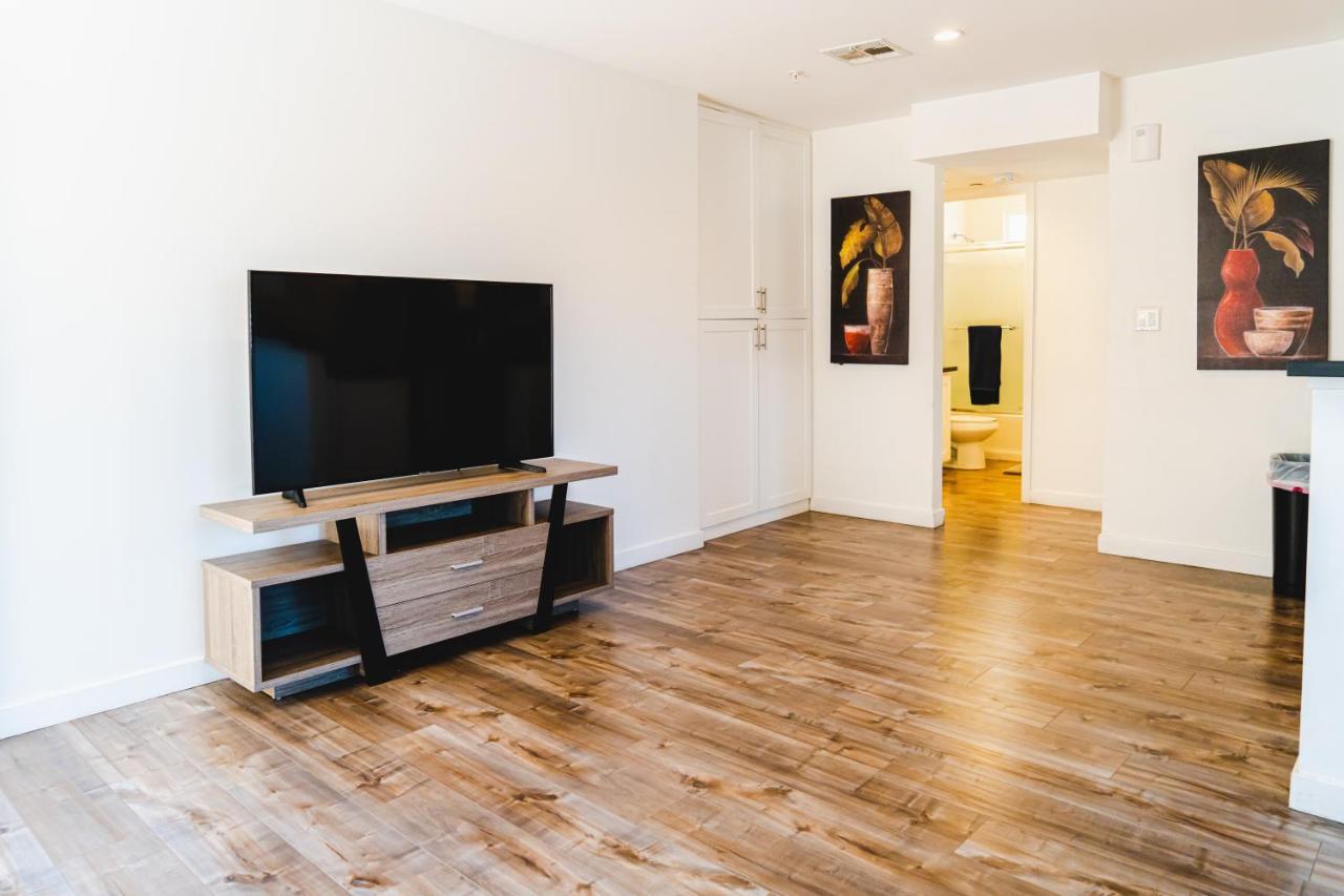 Modern Remodeled 1-Bedroom Close To Hollywood Walk Of Fame With Parking لوس أنجلوس المظهر الخارجي الصورة